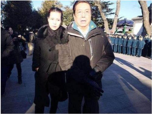 李双江比梦鸽大多少
