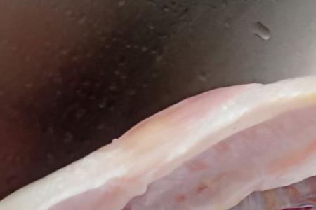 白鲢鱼肉是黄色是什么原因