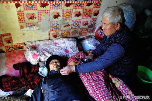 岳母亡故女婿家能贴对联吗