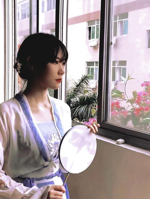 跟近什么意思