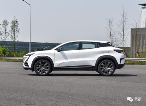长安uni-v20t车标能亮嘛