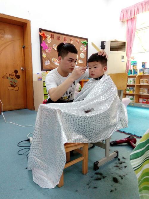 为什么青少年孩子不爱理发