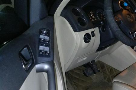 2010大众途观全车没电怎么开门