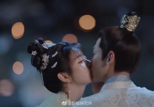 尹峥扶正李薇在第几集