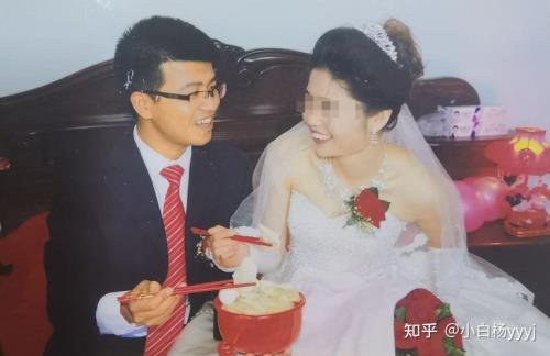 岳父死女婿为啥要拿遗像