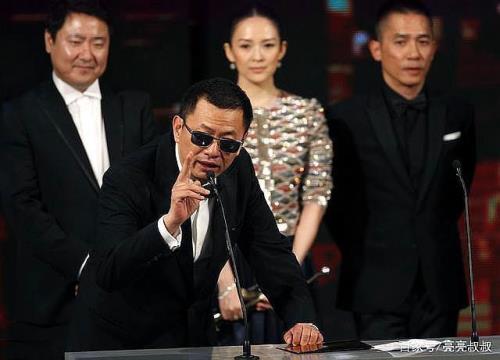 王家卫为什么总是戴墨镜