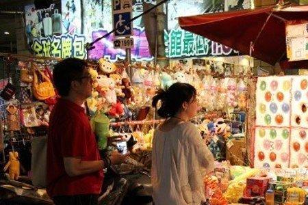 卖小吃好还是卖衣服好