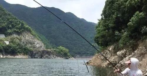 起风水面有浪怎么钓鱼