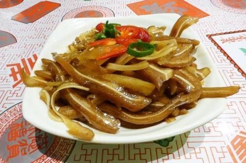 猪舌头和猪耳朵哪个热量