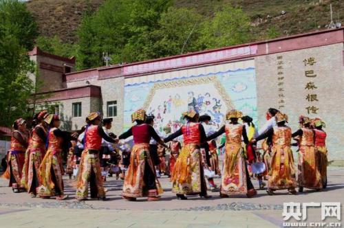 锅庄舞是哪个民族