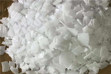 工业用强碱冷水能化开吗