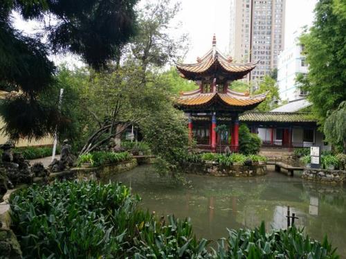 昙华寺有沙滩吗