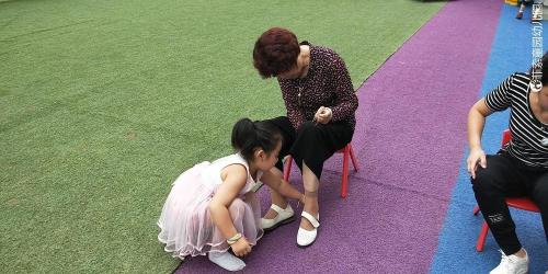在家幼儿不穿鞋怎么回复家长