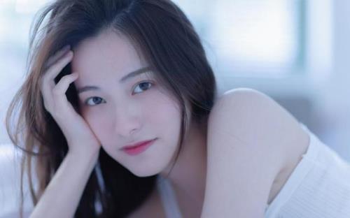 女生让你帮她挑衣服怎么回复
