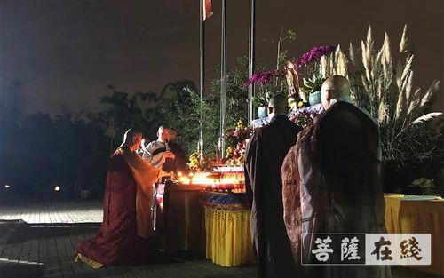 中秋节回复寺庙法师的祝福短信