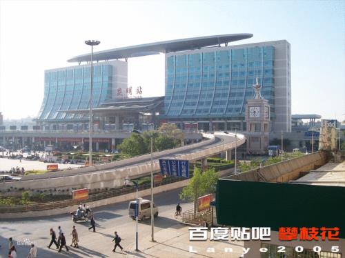 昆明火车站接人可以开车去吗
