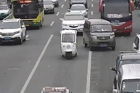 压单实线变道怎么处罚