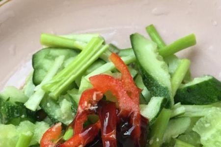 酱泡蒜苔黄瓜家常做法