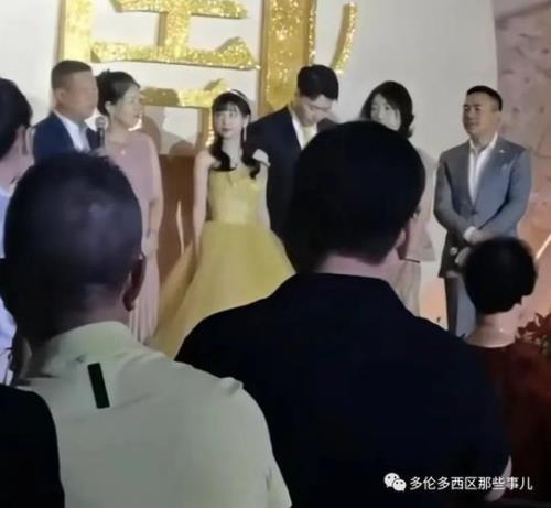 订婚家庭聚会拍照如何主持