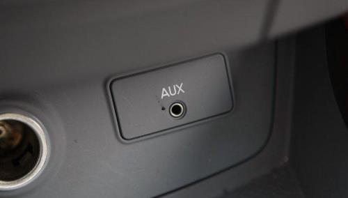 aux输入接口三条线分别怎么接