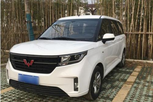 五菱宏光s6新款7座