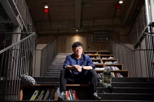 出版社何冰董事长出生年月