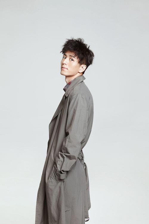 灰色守护者连体服怎么获得永久