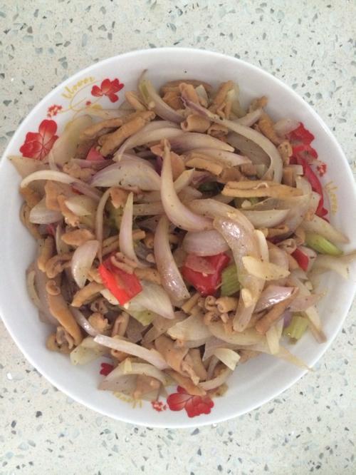 剁椒炒洋葱做法