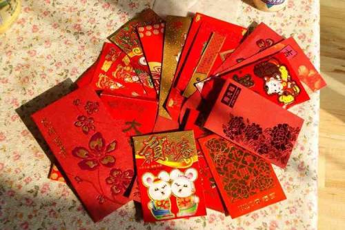 生孩子包300红包合适吗