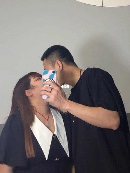 男朋友喜欢亲我脸代表什么