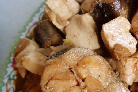 东北鳕鱼炖豆腐的做法