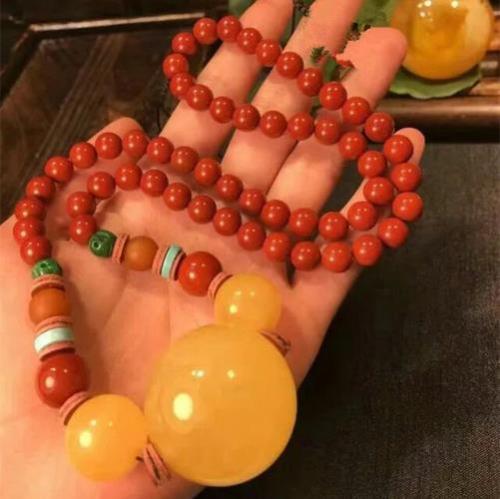 南红和蜜蜡哪个有可玩性