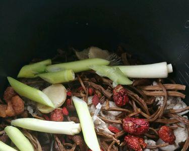 豆泡茶树菇的家常做法