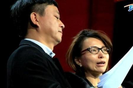 董卿是鹰钩鼻吗