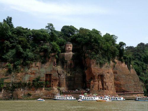 有几个乐山大佛
