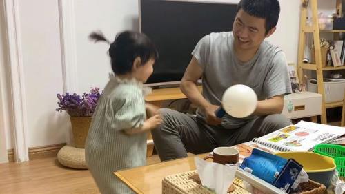 为什么男孩子10岁喜欢粘着爸爸