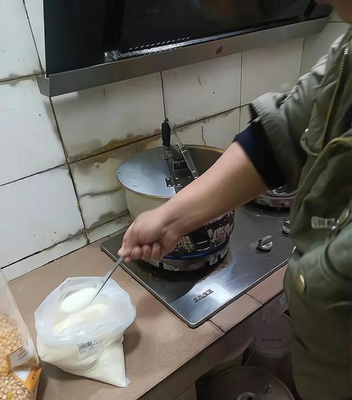 高压锅崩大米爆花方法