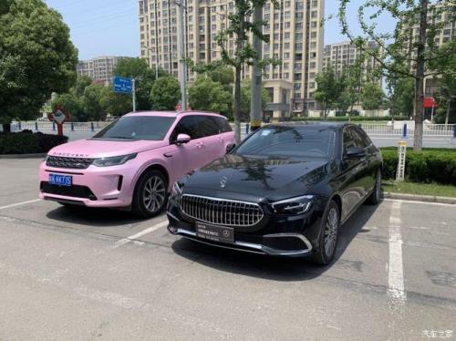 为什么有的奔驰e300有立标有的没有