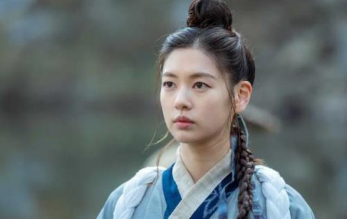 还魂1和2女主是同一个人吗