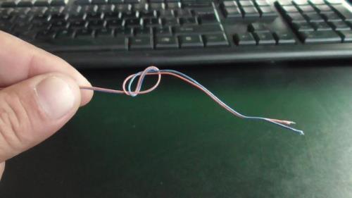 钓鱼鱼线断了如何接