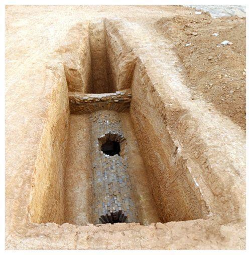 为什么古代盗墓先出来的是父亲