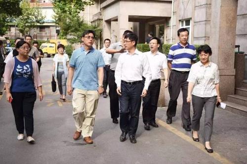 迎接领导怎么带路