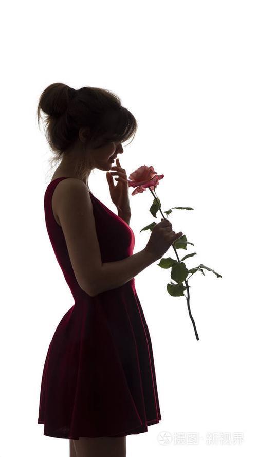 女人是一朵花原唱