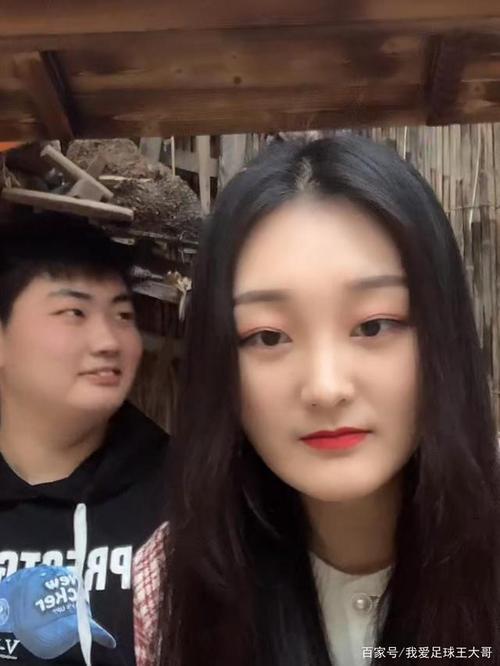 大衣哥第一个老婆