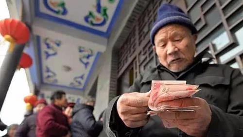 云南高龄老人补贴最新政策