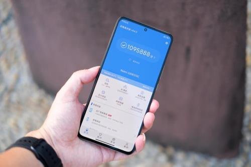 红米k50至尊版怎么调戏小爱