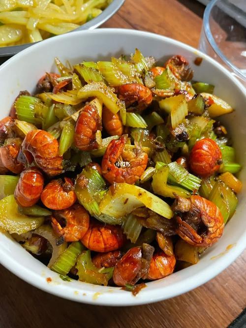 为什么芹菜一定要和虾尾炒