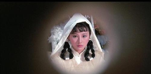 僵尸先生中女鬼的扮演者是谁