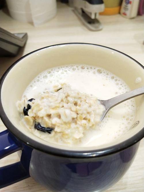 生燕麦片煮粥的做法