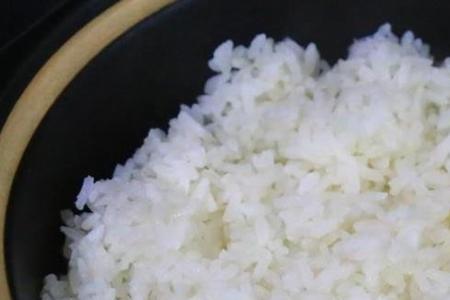 蒸糯米饭水和米的比例